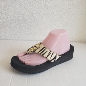 Thong slipons zebra sandals#